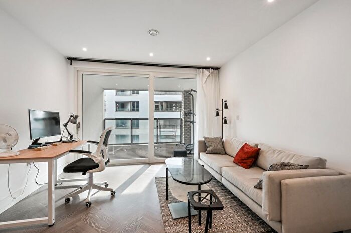 2 Bedroom Flat For Sale In Pearl House, Market Road, London, N7