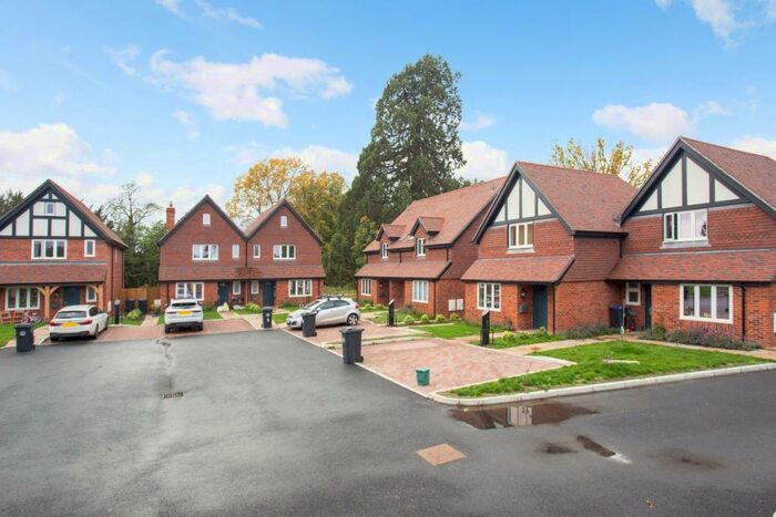 2 Bedroom Semi-Detached House To Rent In Snower Hill Road Betchworth, RH3