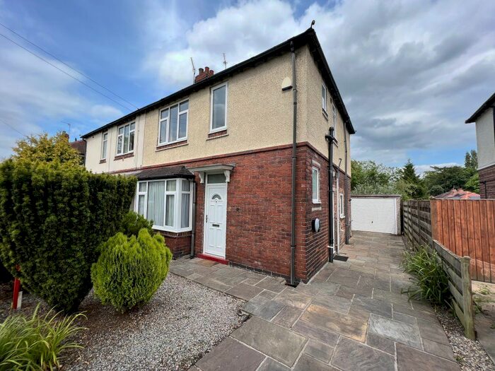 3 Bedroom Semi-Detached House To Rent In Melrosegate, York, YO31