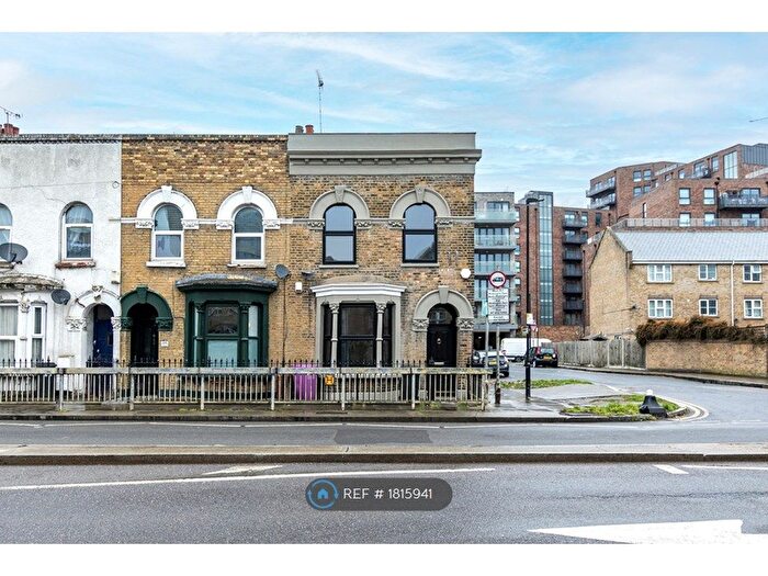 4 Bedroom Terraced House To Rent In Abbott Road, London, E14