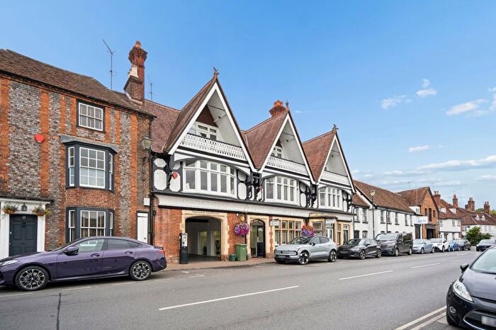 2 Bedroom Flat For Sale In Thameside, Henley-On-Thames, Oxfordshire, RG9