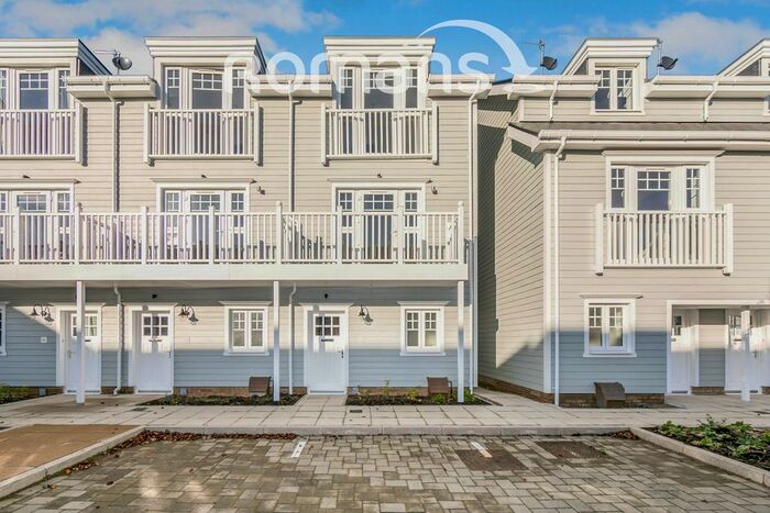 4 Bedroom Town House To Rent In Connecticut Street, Reading, RG2