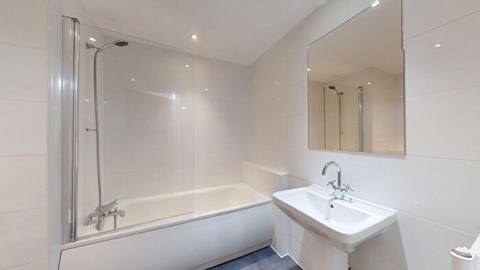 1 Bedroom Flat To Rent In Trundleys Road, London, SE8