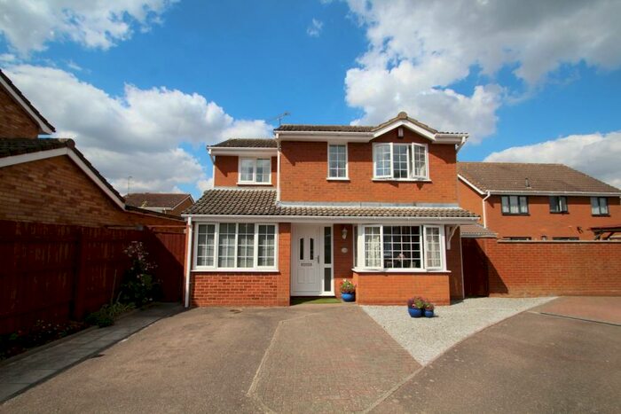 4 Bedroom Detached House For Sale In Routh Avenue, Purdis Farm, Ipswich, IP3
