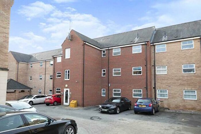 2 Bedroom Flat To Rent In Dunster Close, Rugby, CV22