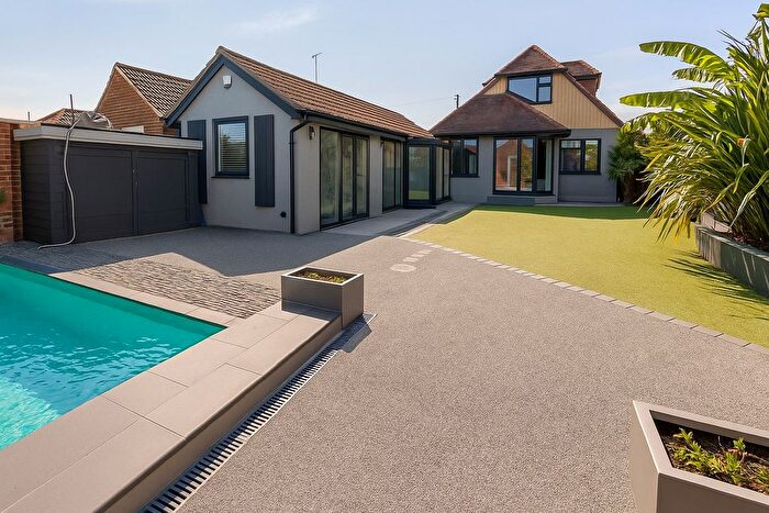 4 Bedroom Detached House For Sale In Spring Gardens, North Baddesley, Southampton, SO52