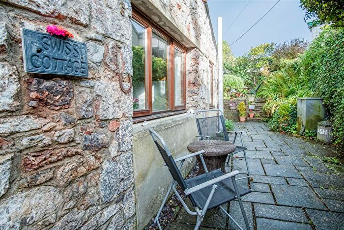 2 Bedroom Cottage For Sale In St. Johns Hill, Tenby, SA70