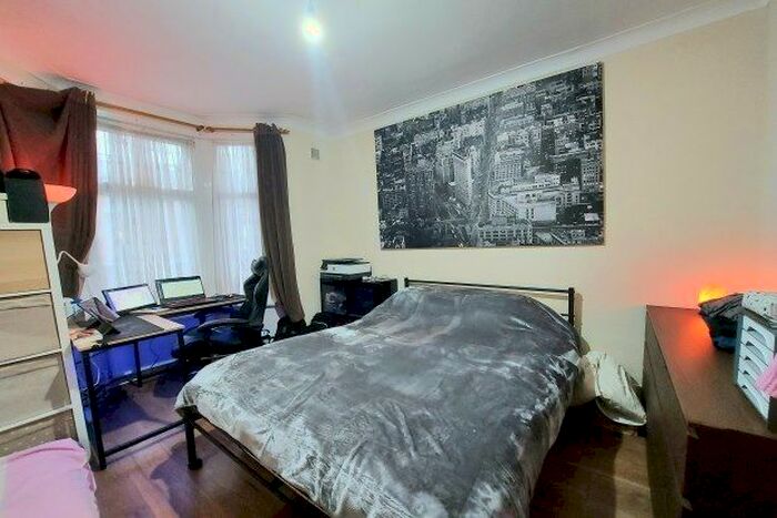 1 Bedroom Flat To Rent In 31A Palamos Road, London E10