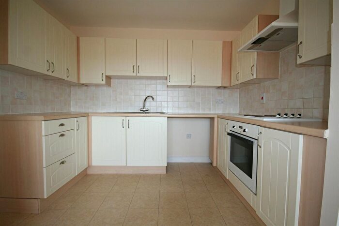 2 Bedroom Flat To Rent In George Williams Way, Kennington, Ashford, TN24