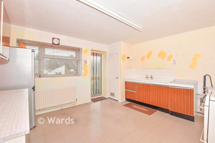 2 Bedroom Terraced House For Sale In Cavendish Road, Rochester, Kent, ME1