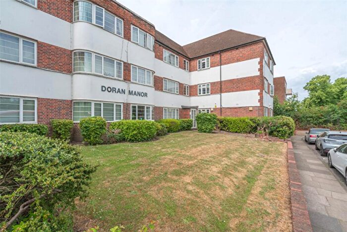 2 Bedroom Apartment For Sale In Doran Manor, Great North Road, London, N2