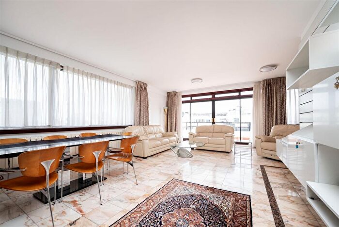 4 Bedroom Property For Sale In London House, Avenue Road, NW8