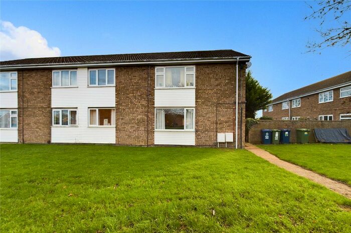 2 Bedroom Flat To Rent In Hill Rise, St Ives, Huntingdon, Cambs, PE27