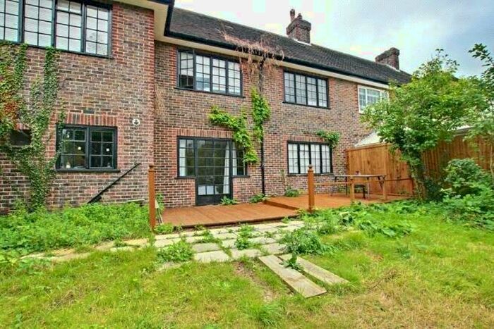 1 Bedroom Detached House To Rent In Bromley Common, Bromley, BR2