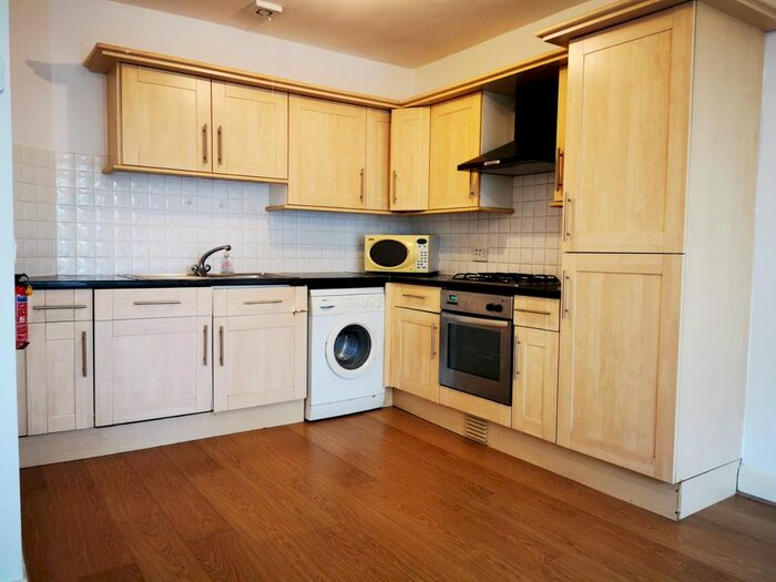 2 Bedroom Flat To Rent In Manbey Park Rd, Stratford, East London, E15