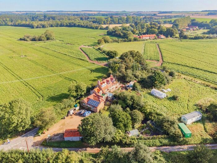 4 Bedroom Semi-Detached House For Sale In St. Andrews Lane, Congham, PE32