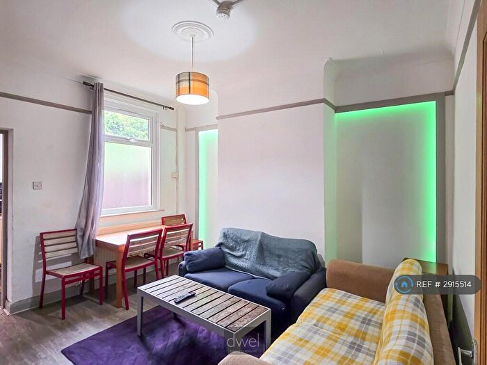 4 Bedroom Terraced House To Rent In Coronation St, Salford, M5