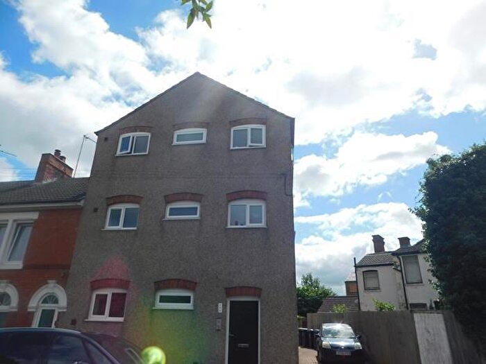 2 Bedroom Apartment To Rent In Wentworth Road, Rushden, NN10