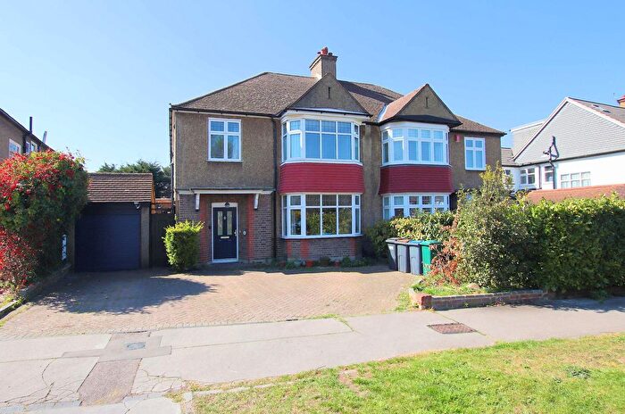 4 Bedroom Semi Detached House For Sale In Shirley Avenue, Shirley Park, CR0