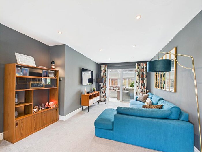 4 Bedroom Detached House For Sale In Watermill Way, Weston Turville, HP22