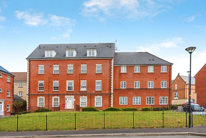 2 Bedroom Flat For Sale In Dyson Road, Swindon, SN25