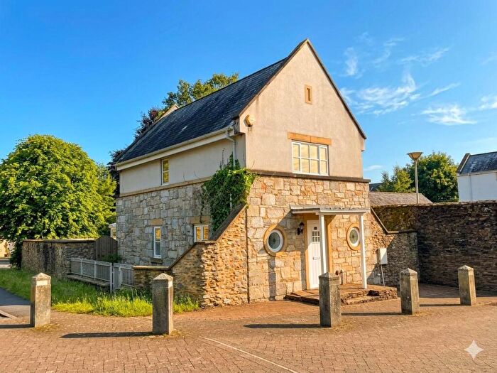 3 Bedroom Detached House For Sale In Captains Gardens, Manadon Park, Plymouth, PL5