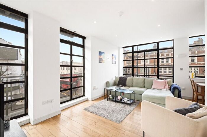 2 Bedroom Apartment For Sale In Lavender Hill, London, SW11