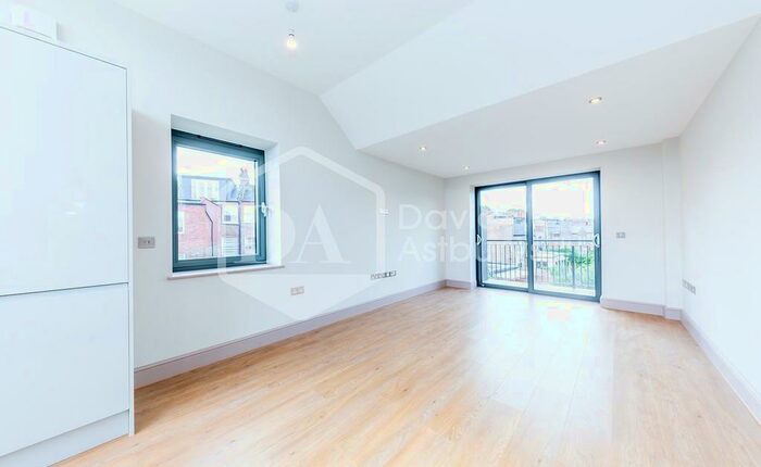 1 Bedroom Apartment To Rent In Rathcoole Gardens, Crouch End Hornsey, London, N8