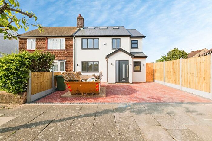 4 Bedroom Semi-Detached House For Sale In Ennerdale Avenue, Hornchurch, RM12