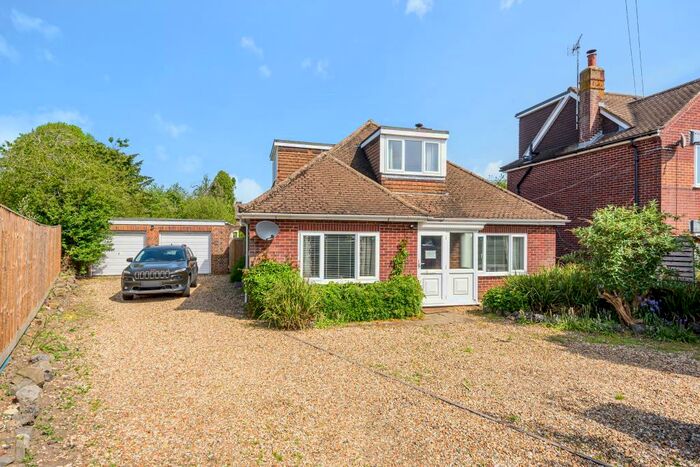 3 Bedroom Detached Bungalow To Rent In Newbury, Berkshire, RG14