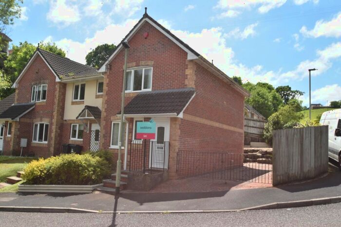 3 Bedroom Semi-Detached House To Rent In Spencer Drive, Tiverton, EX16