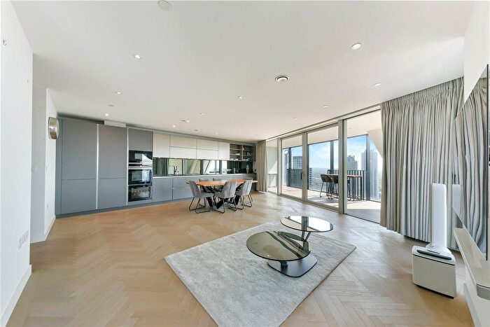 3 Bedroom Flat To Rent In Southwark Bridge Road, London, SE1