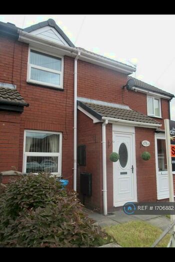 2 Bedroom Terraced House To Rent In The Mews, Manchester, M40