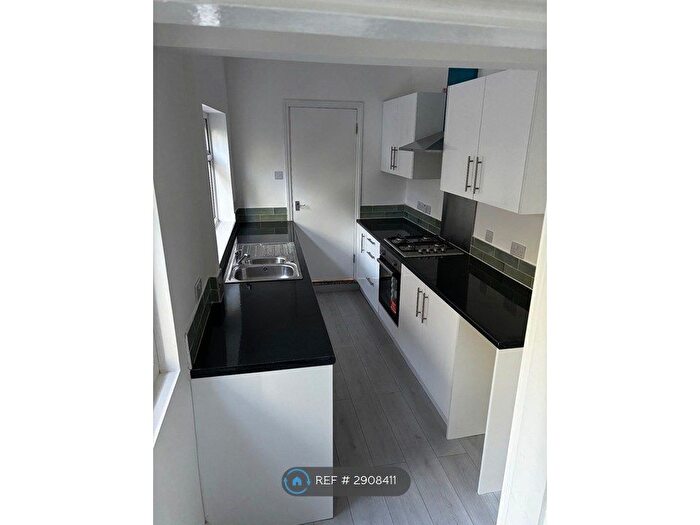 3 Bedroom Terraced House To Rent In Princes Crescent, Doncaster, DN12