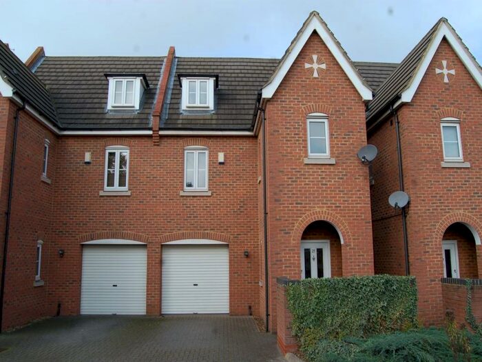 2 Bedroom Town House To Rent In Florence Street, Hitchin, SG5