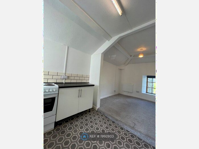 1 Bedroom Flat To Rent In Broad Street, Launceston, PL15