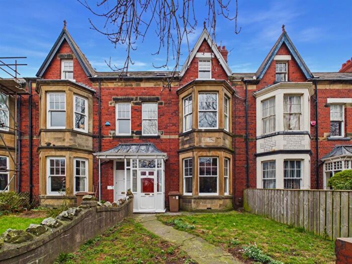 6 Bedroom Terraced House For Sale In Kensington Gardens, Whitley Bay, NE25