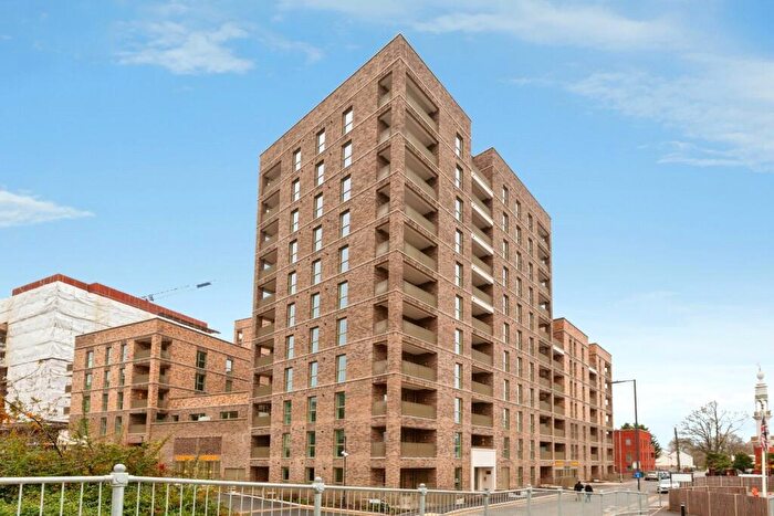 1 Bedroom Flat For Sale In St. Cloud Way, Maidenhead, Berkshire, SL6