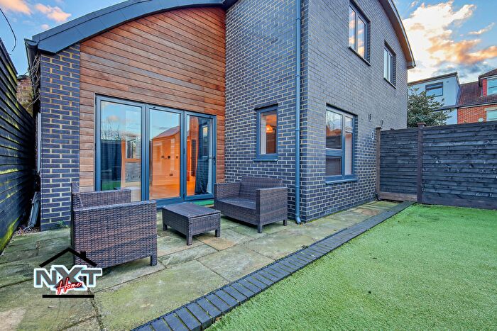3 Bedroom Semi-Detached House For Sale In Cobham Road, London, E17