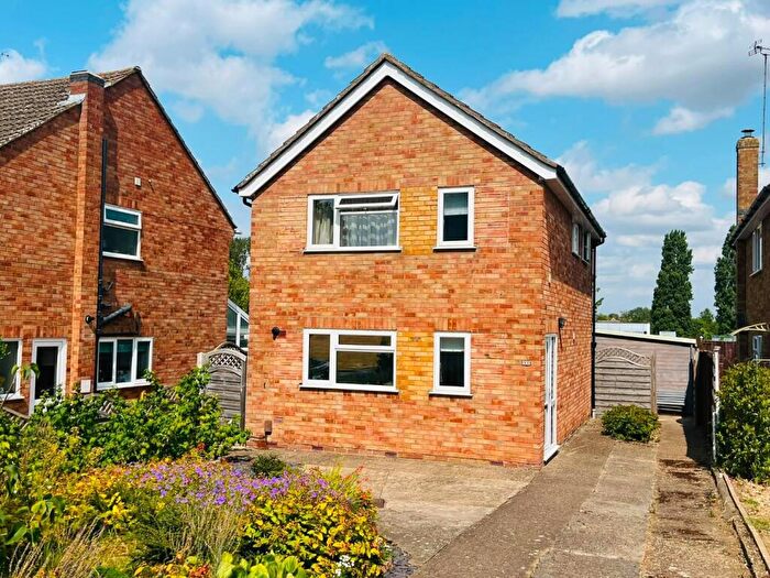 3 Bedroom Detached House For Sale In Taunton Avenue, Abington Vale, Northampton, NN3