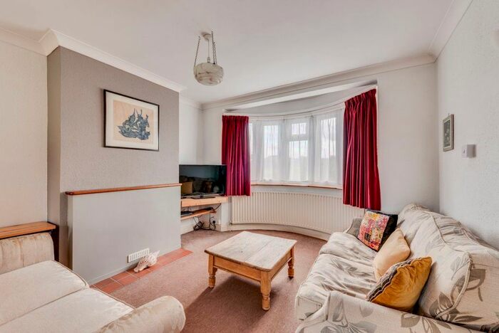 2 Bedroom Property To Rent In Broad Oak Road, Canterbury, CT2