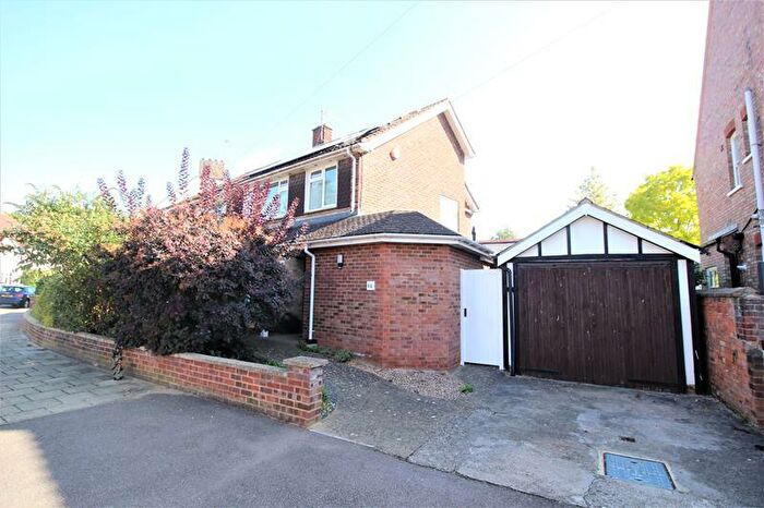 4 Bedroom Semi-Detached House To Rent In Beverley Crescent, Bedford, MK40