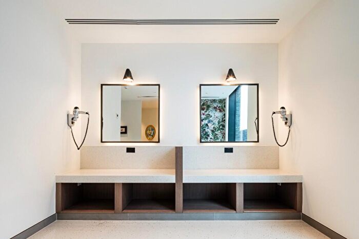 2 Bedroom Apartment To Rent In Nine Elms Lane, London, SW11