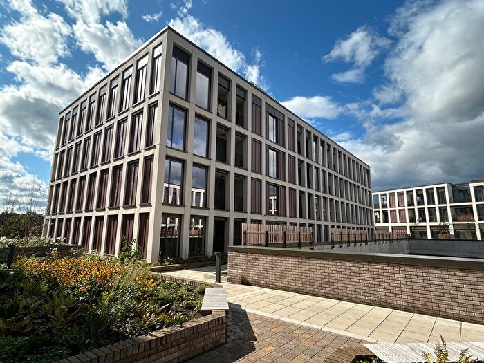 2 Bedroom Flat To Rent In Devonshire Avenue, GU21