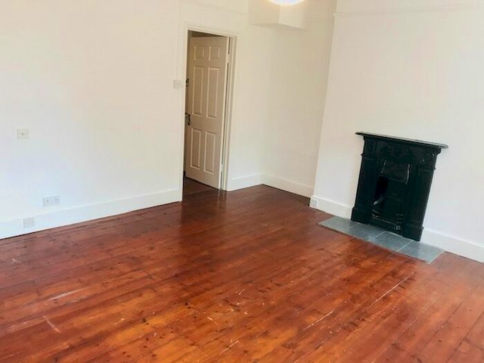1 Bedroom Studio To Rent In Sidney Street, Whitechapel, E1
