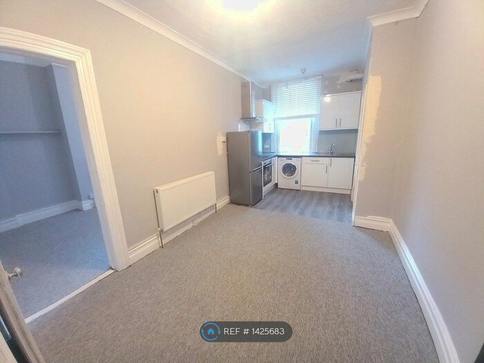 1 Bedroom Flat To Rent In London Road, Tunbridge Wells, TN1