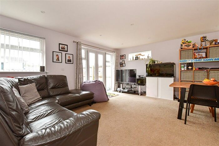 4 Bedroom Semi-Detached House For Sale In Avenue Road, Sandown, Isle Of Wight, PO36