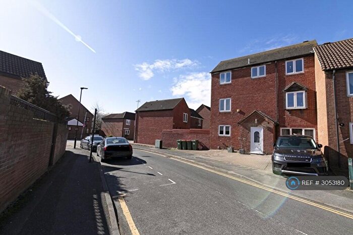 5 Bedroom Semi Detached House To Rent In Linton Gardens, London, E6