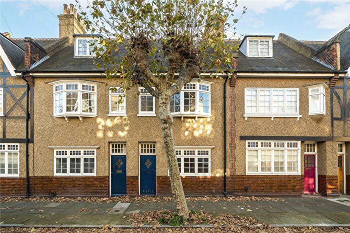 3 Bedroom Terraced House For Sale In Trenchard Street, Greenwich, SE10