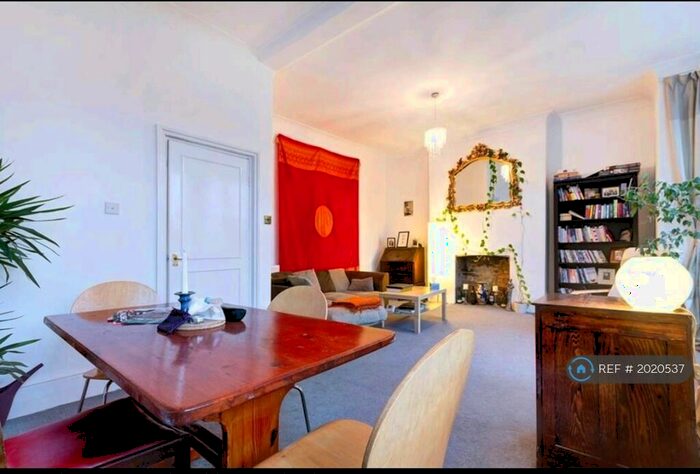2 Bedroom Flat To Rent In Archway Road, London, N6